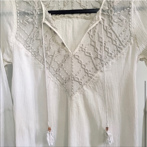 Cynthia Vincent Embroidered Blouse - Picture 3 of 5